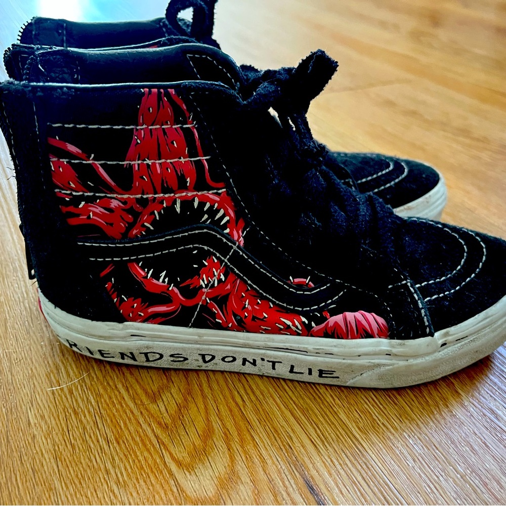Vans x Stranger Things Hi top Kids Sneakers sz 2